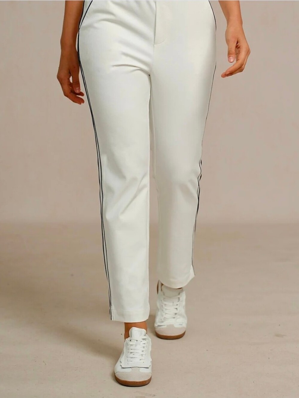 ACEGOLFS EAGLE 28 Inch Performance Stretch Ankle Pants White W/ Stripes Medium